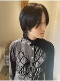 センターパートの黒髪ウルフ！カッコいいね！