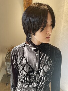 アールハーツ 峰店(R-HEARTS) センターパートの黒髪ウルフ！カッコいいね！