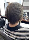 オリーブグレージュ