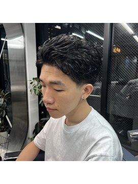 デン 仙台店(DEN) フェザーパーマ/スパイキーショート[榴岡/メンズ/理容室]