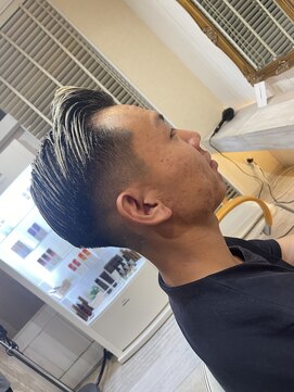 ノンヘアー(non hair) ミドルフェード　7:3パートスタイル