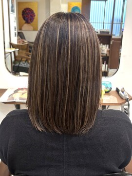 ルイ(ROUIS produced by LUCK 津田沼) ROUIS 津田沼 白髪ぼかしハイライト