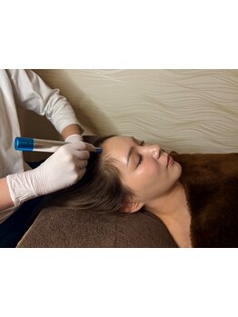 【髪の毛/頭皮のエイジングケア】20代～60代まで幅広いお客様がご来店◇効率的に育毛促進◎