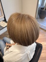 トエ(toe)&nbsp;白髪を活かした明るめのアッシュベージュ