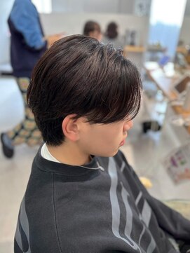 ムーン バイ ケンジ(moon by KENJE) takumi/メンズカット/センターパート/曲がる縮毛矯正