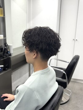 グルーマーズトウキョウ(GROOMER/S TOKYO) ツイストスパイラル 波巻きパーマ スパイラル 常田大希