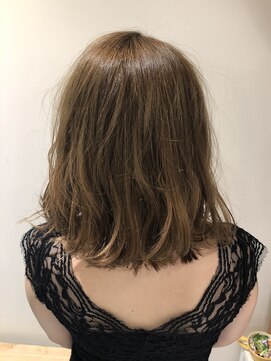 ロンド ブランシュ 錦糸町北口(Lond blanche) 切りっぱなし感が可愛いゆるふわボブ【シバタ】