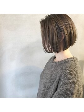 ミント(mint) カーキグレーで赤み除去！