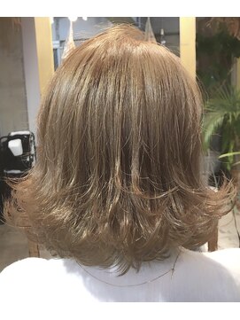 キュリオ 尾山台(curio) curio 尾山台/自由が丘　ブロンドベージュ×外ハネボブ