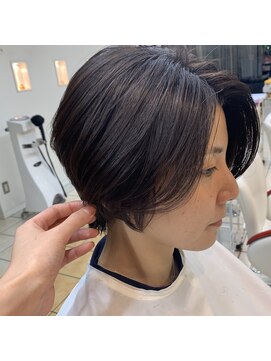 クオリス 上板橋店(QUALIS) グラボブ/ハンサムショート/前下がり/オリーブグレージュ