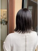 外ハネ切りっぱなしボブ