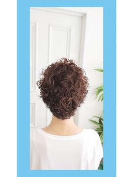 レリビー アウラ(LELiBE_'aula) パーマスタイル