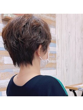 アルフグラン(alfgran) ショートカット。ポイントパーマ