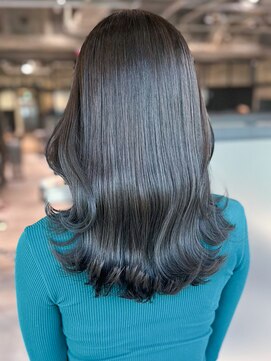 アイティーバイアルバム 下北沢店(IT by ALBUM) くびレイヤーニュアンスカラーアッシュブラック_ba485971