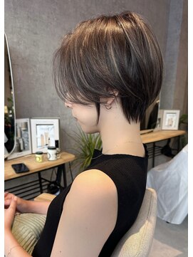 ヘイリー(HAILEY) 【大人ショートカット】ひし形ショートボブ前髪あり20代30代40代