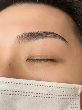 ピークアブー 原宿ハラカド(PEEK-A-BOO) メンズにもおすすめ/同時施術可能/ハリウッドブロウリフト眉毛