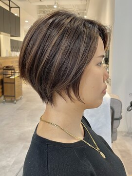 カルゥグラッシー(KALOU glassi) 大人くびれ耳かけショート[寺野克]