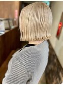 切りっぱなしボブ外ハネ