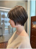 ショートヘア　ブルーベージュ