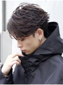 毛流れセンターパートフェザーショートアップバング刈り上げ