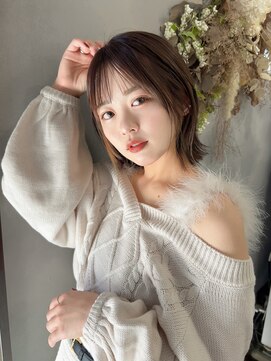 ハロー(...Hello) イヤリングカラー レイヤーボブ くびれボブ