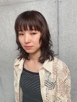 エノウ(enow)&nbsp;セミロングウルフ×ニュアンスパーマ　enow赤坂