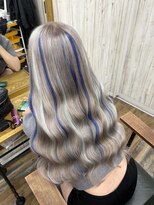 ヘアスタジオワン 藤沢店(HAIR STUDIO ONE)&nbsp;シルバー×青メッシュ