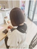 ミニマムボブ×ピンクグレージュカラー×まとまりボブ