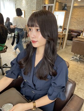 シェノン 西梅田(CHAINON) グレーベージュ/レイヤーロング/黒髪/前髪パーマ