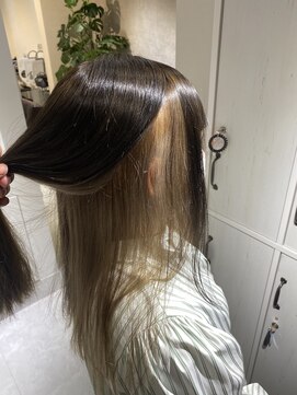 ソワン ドゥ ブレス エルネ 立花店(soin de brace elne) ホワイトベージュ/インナーカラー/ケアブリーチ/透明感