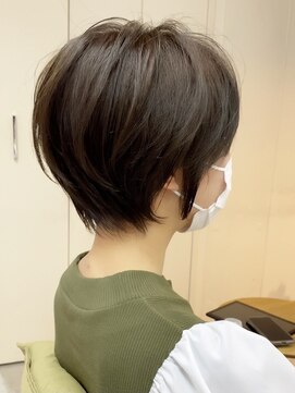 ミィ 浦和(mee) 【mee.】ユウ　斜めバング　シルキーベージュ　グレージュカラー