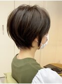 【mee.】ユウ 斜めバング シルキーベージュ グレージュカラー