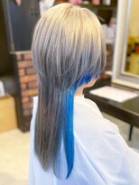 ヴァンクラウドコウベ(VENT CLOUD KOBE)&nbsp;20代30代インナーカラーブルーロングレイヤーホワイトベージュ