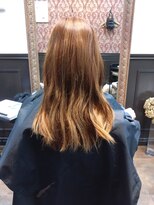 ミュズィー ドゥ ヘア(Musee du hair)&nbsp;超短い切りっぱなしボブに暗いグレージュ