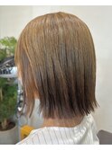 ぱつっとボブミルクティーベージュブラウンウォームブラウン