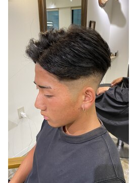 メゾンフォーメン 心斎橋店(Maison for men) ショートセンターパート　スキンフェード