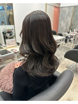 クム(kumu) レイヤーカット/顔まわり/前髪カット/くびれ巻き/名古屋/栄