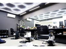 オーシャンベースバーバーショップ(Ocean Base Barber Shop)の雰囲気（店内）