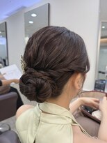 オフ(off) 上品ねじりシニヨン|お呼ばれ|結婚式|イベント|ヘアセット