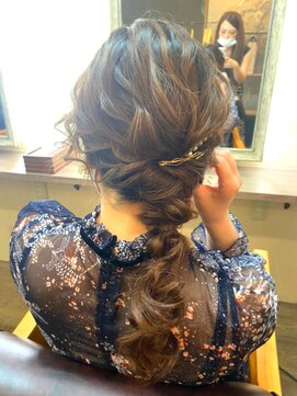 マジックマッシュ(Magic Mush) ローポニーアレンジ