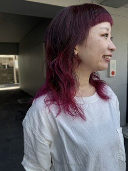 高彩度、高発色でなりたい色味を叶える☆インナーカラーやハイライトなどデザイン性のあるカラーもお任せ！