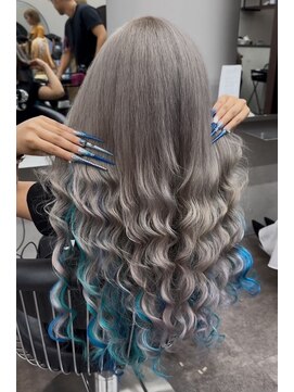 エミーバイモアムー(Emmie byMoremuu) 【Ryuki】シルバー/スーパーロングエクステ