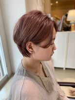 マシェリ(ma cherie)&nbsp;センターパート×ショートで大人っぽスタイル