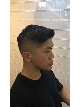 メリケンバーバーショップ フクオカ(MERICAN BARBERSHOP FUK) かき上げヘアショートレイアーくせ毛風パーマコンマヘア