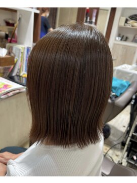 ルーツヘアー(Roots hair) 切りっぱなしボブ