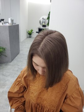 トイロ(toiro) ミルクティーベージュ×ボブ