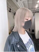 リル 溝の口(LiL) ミルクティーホワイトベージュウルフカット