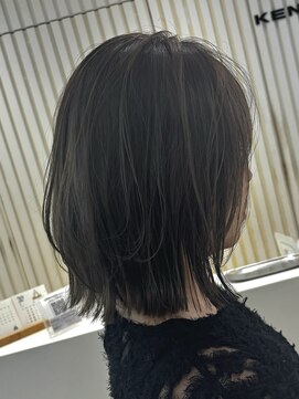 ケンジ 洋光台(KENJE) 切りっぱなしボブオリーブカラー【スタイリスト桂口】