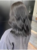 ダークグレー レイヤーカット 顔周り ブリーチなしダブルカラー