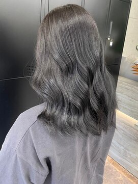 スターズ 柏(STARS) ダークグレー レイヤーカット 顔周り ブリーチなしダブルカラー